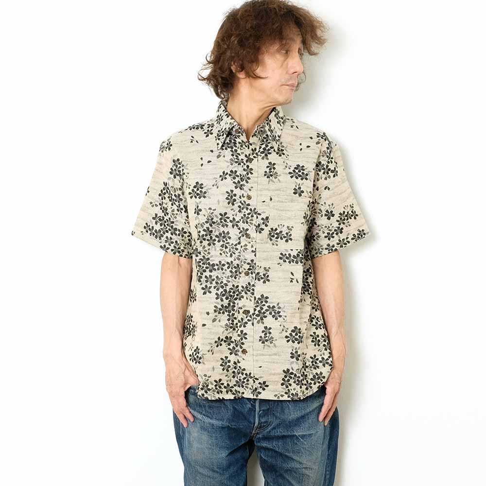 衣櫻 - 二重織ジャガードガーゼ素材 - 半袖レギュラーカラーシャツ - 黒桜 - SA1609