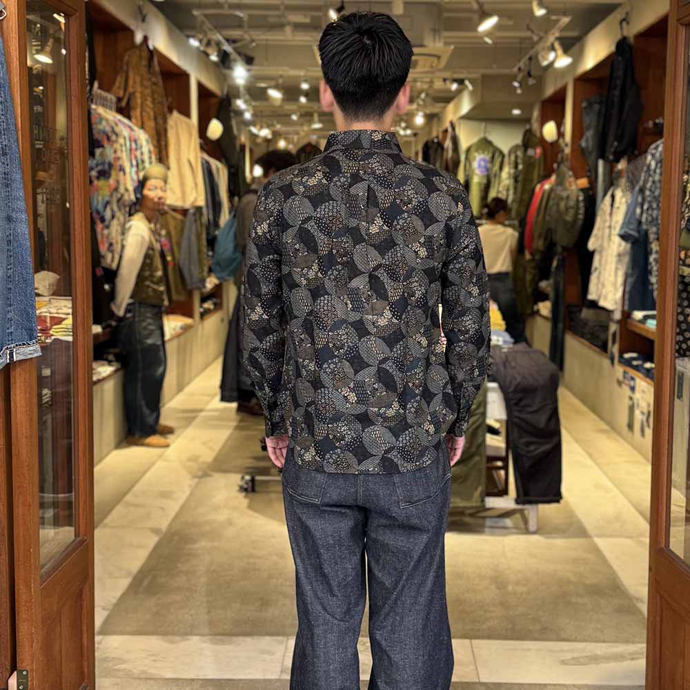 衣櫻 - ムラ糸クロス素材 - 長袖レギュラーシャツ - 変わり七宝 - SA1718