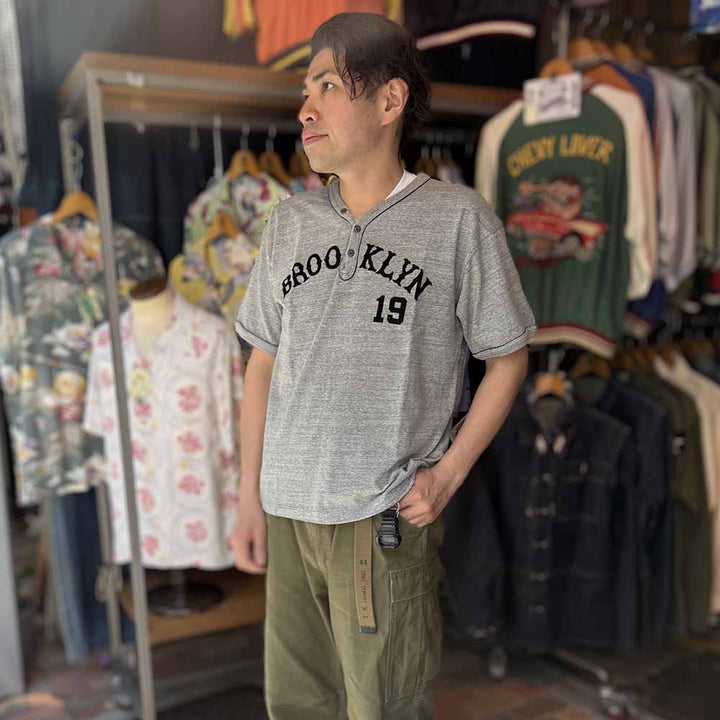 WHITESVILLE - S/S HENLEY T-SHIRT - BROOKLYN 19 - WV79687