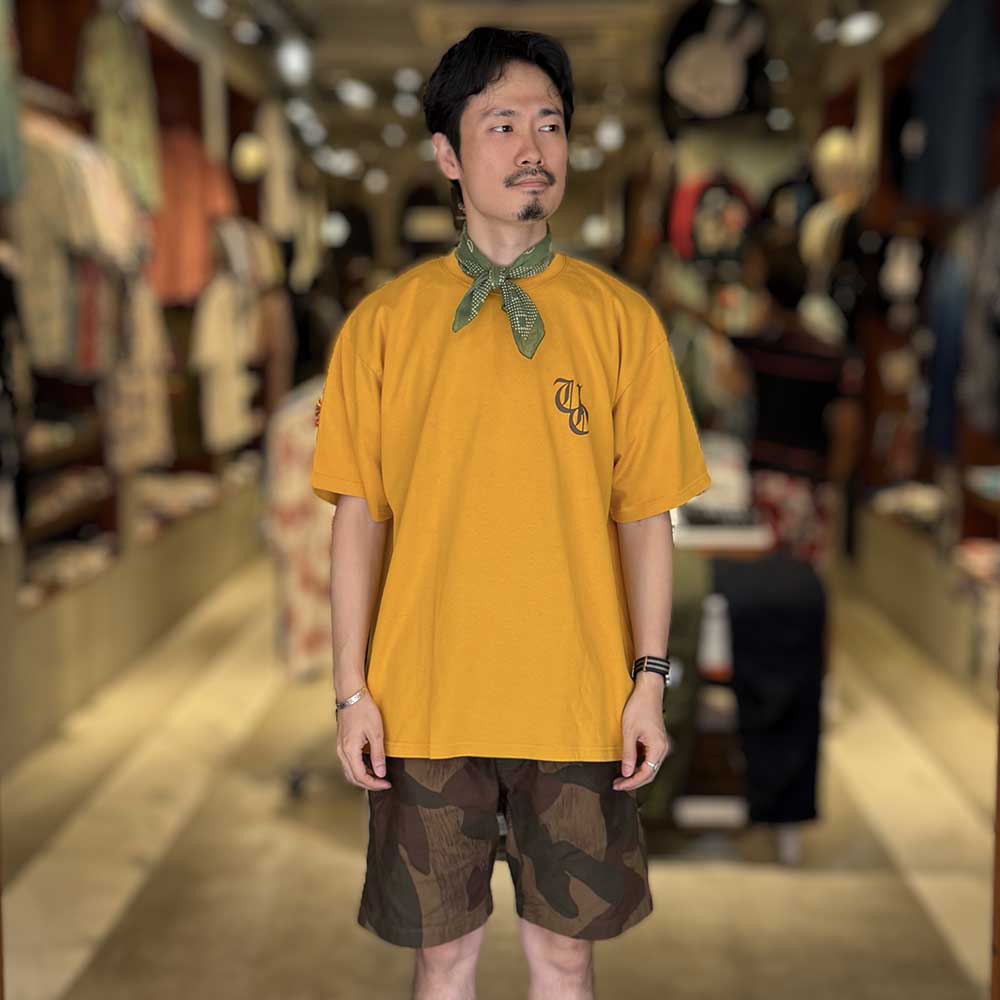 UNIVERSAL OVERALL - CHEMICAL WASH - PRINT T-SHIRT - OLD ENGLISH LOGO - U2523211