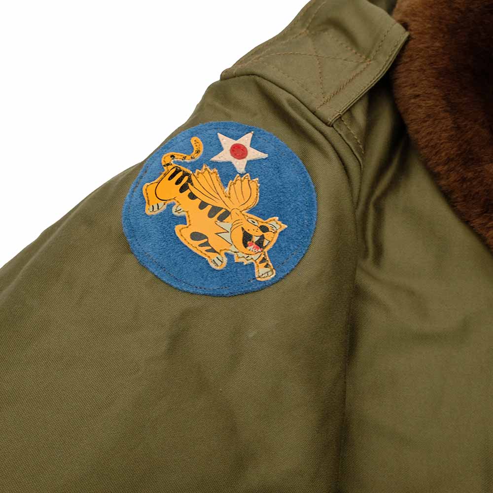 Buzz Rickson's - B-10 - RED RIB VERSION - SUPERIOR TOGS CO., INC. - 23rd FIGHTER SQ. - FLYING TIGERS - BR15746