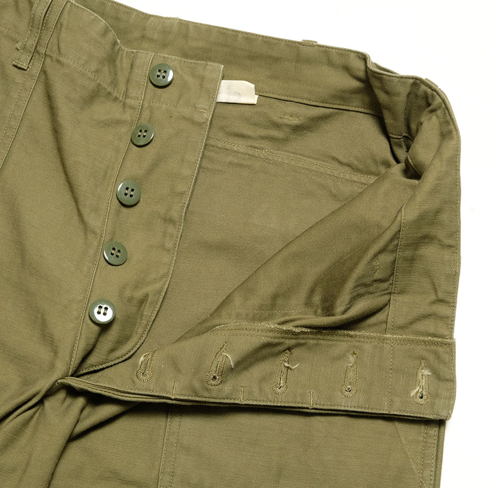 BUZZ RICKSON'S - TROUSERS, MEN'S, COTTON SATEEN OLIVE GREEN QM SHADE 107, TYPE Ⅰ, CLASS SHORTS - BR51735