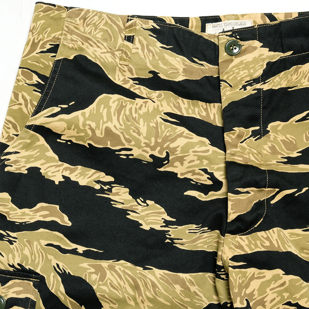 BUZZ RICKSON'S - GOLD TIGER PATTERNS SHORTS - BR51904