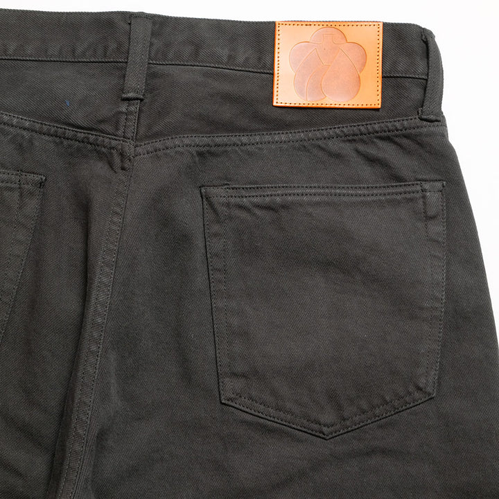 MOMOTARO JEANS - #100 STRAIGHT - BOTANICAL DYED - BAMBOO CHARCOAL - MMJZ6402
