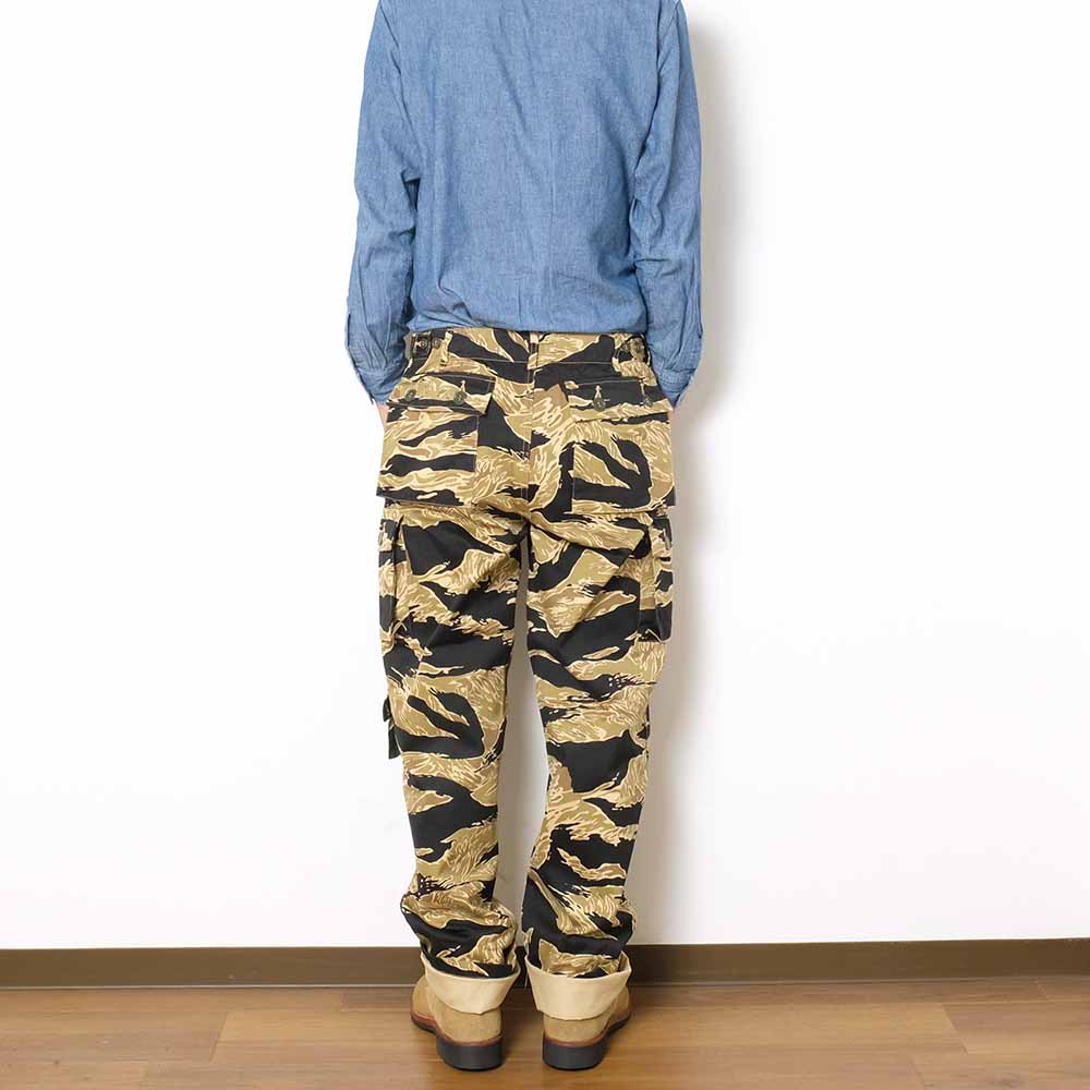 BUZZ RICKSON'S - GOLD TIGER PATTERN TROUSERS - BR41903